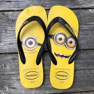❌ SOLD ❌ Havaianas Minion Men size #9-10